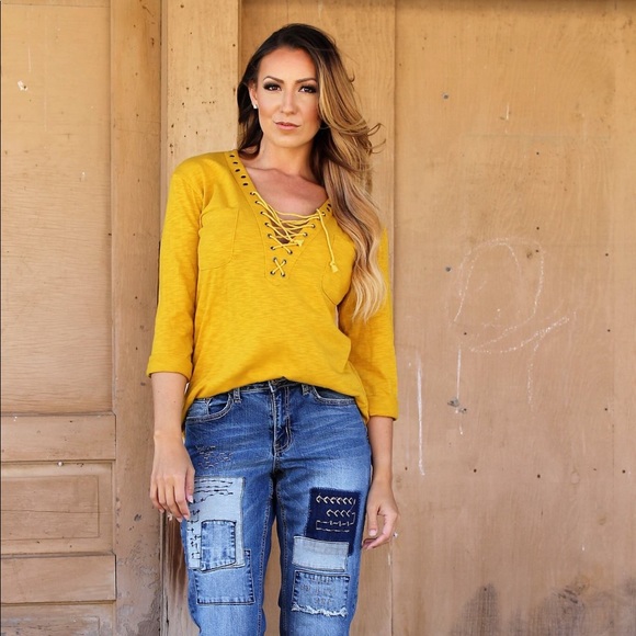 L&B Red Lace Up 3/4 Length Sleeve Top - Picture 3 of 3